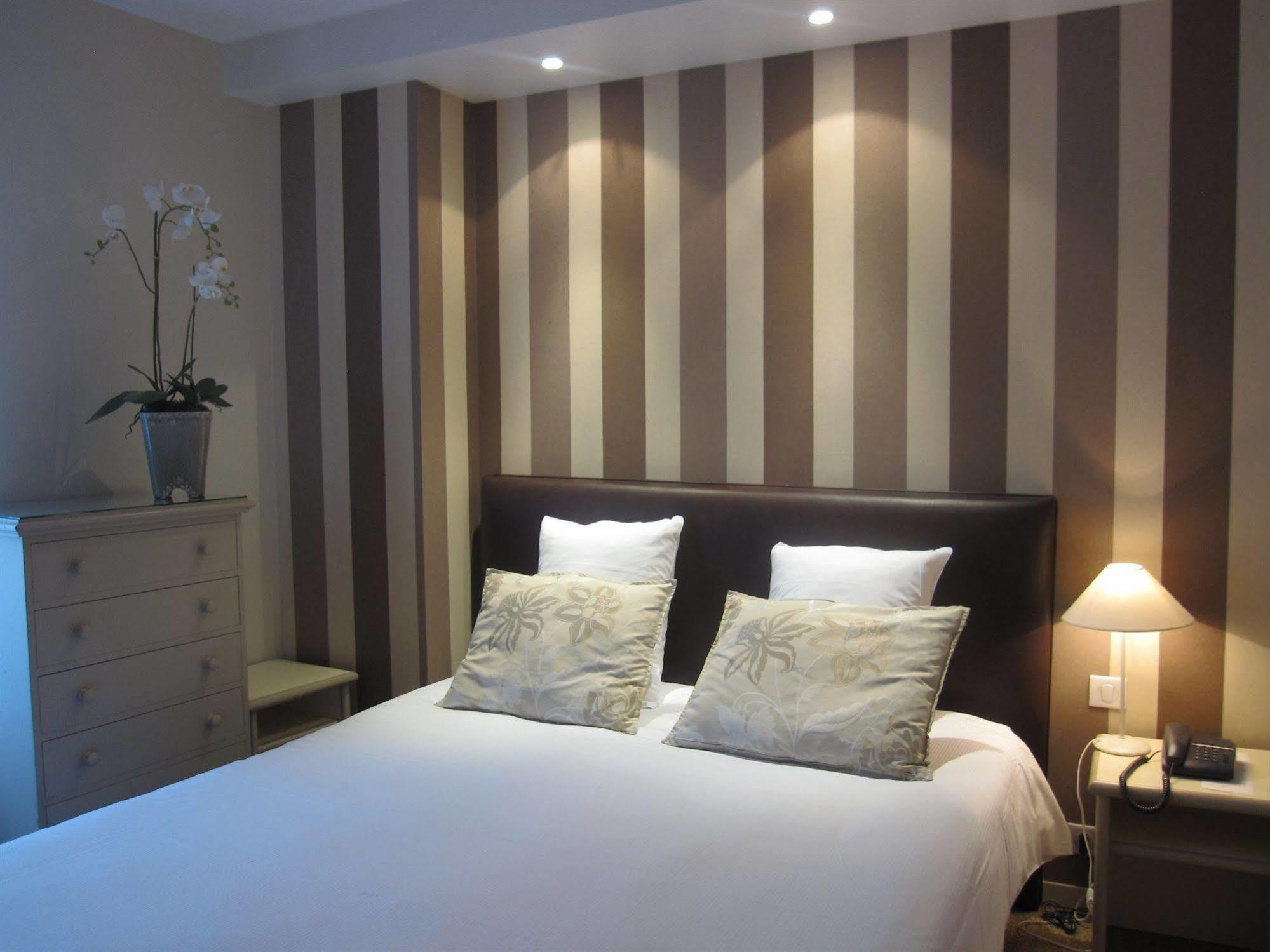 Hotel Le Fer A Cheval Trouville-sur-Mer Exterior photo